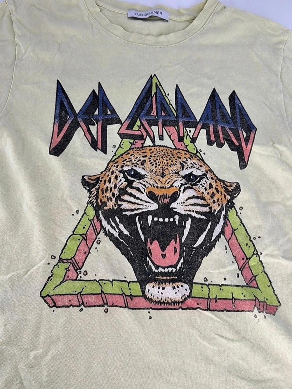 Daydreamer Def Leppard Rock Till You Drop Tour Tee in Yellow